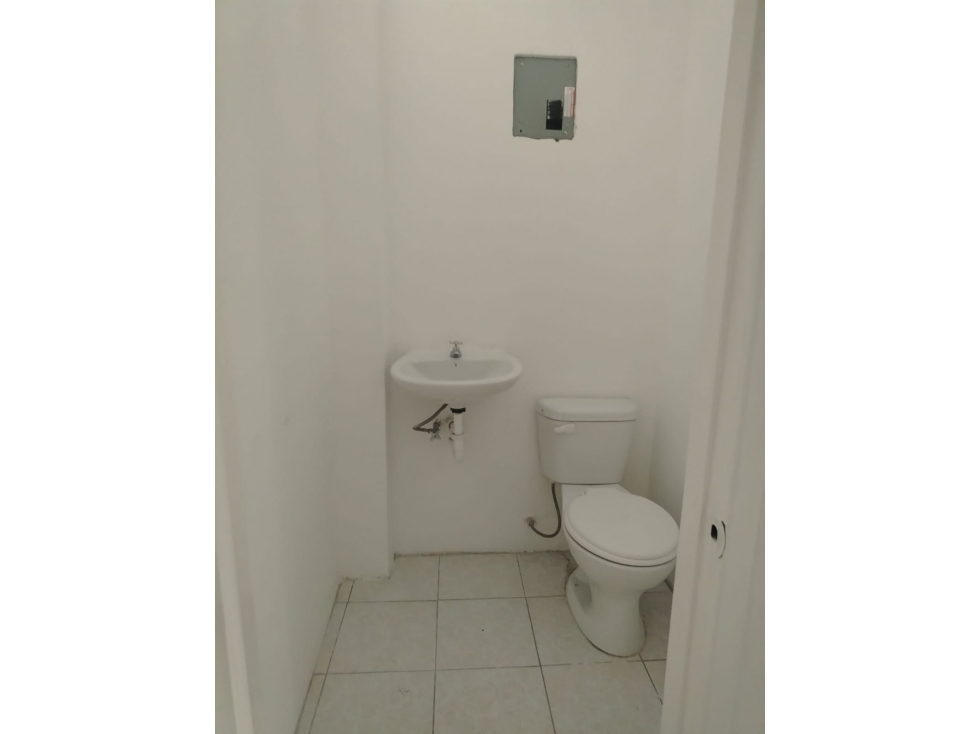 Urdesa, Local de 120m2 , dos ambientes 3 baños — foto 2