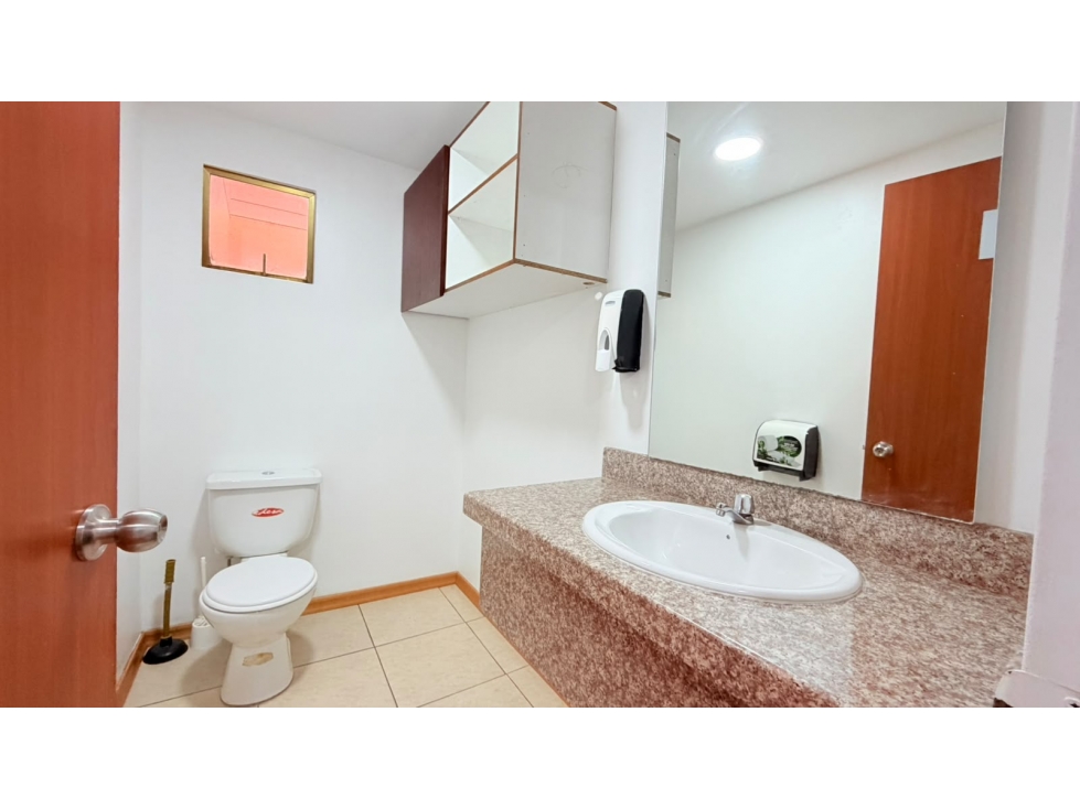 Republica De el Salvador, Oficina comercial en Renta, 164M2 — foto 6