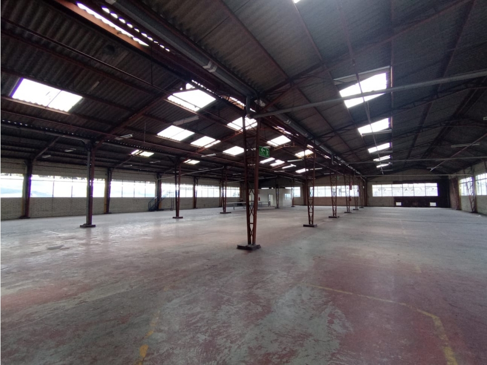 Galo Plaza, Galpón en Renta, 4603,50m2, 2 Pisos - 6