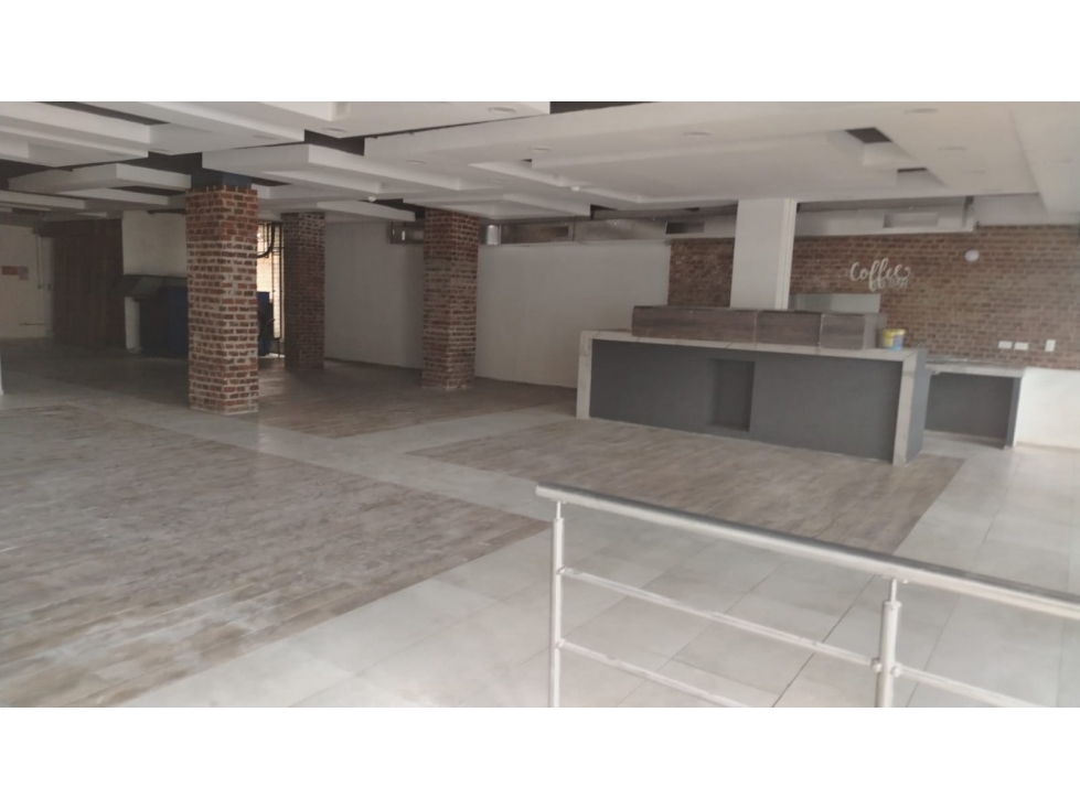 Urdesa, Local Comercial en Renta, 228m2 - 1