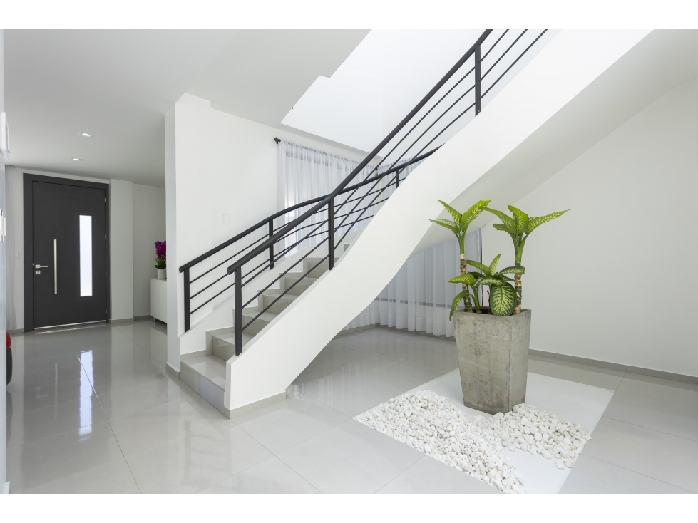 Carcelen Uraba , 2 plantas Casa en Venta, 320m2, 4 Habitaciones — foto 5