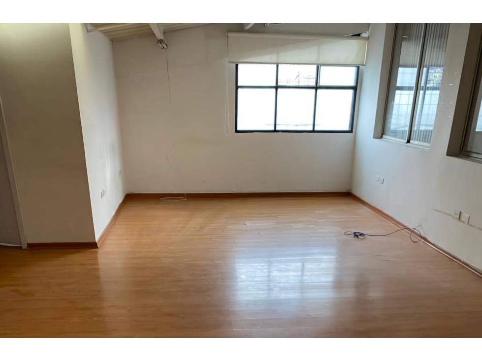 Jipijapa, Casa Comercial en Renta, 736m2, 3 Pisos - 5