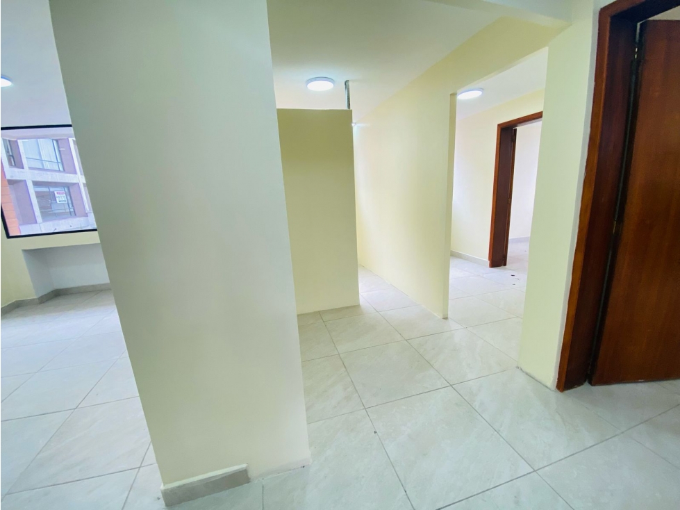 Iñaquito, Edificio Comercial en Venta, 1350m2, 48 Ambientes — foto 4