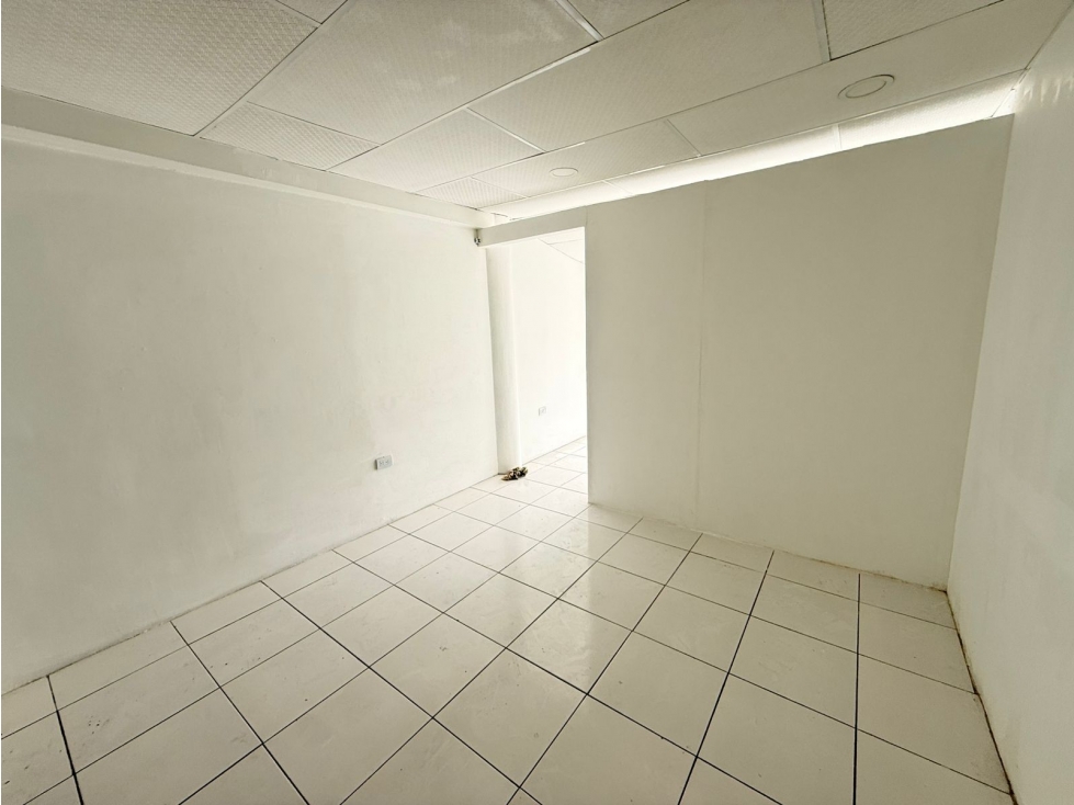 La Alborada, De Oportunidad Local Comercial en Renta, 48m2 - 4