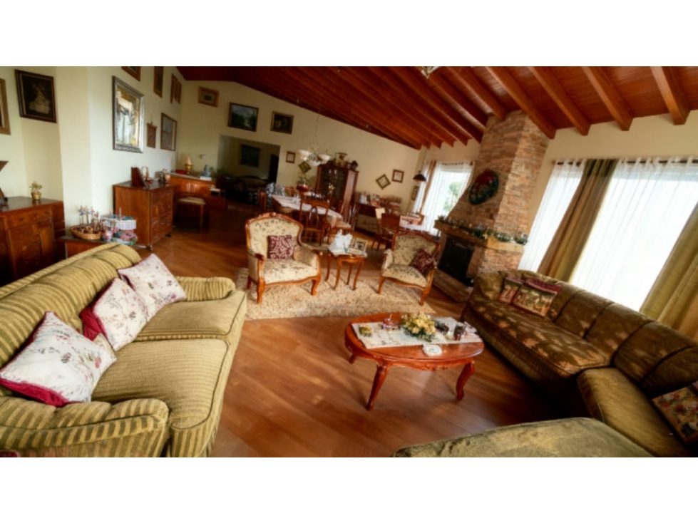 Cumbayá, Hermosa Casa en Venta, 800m2