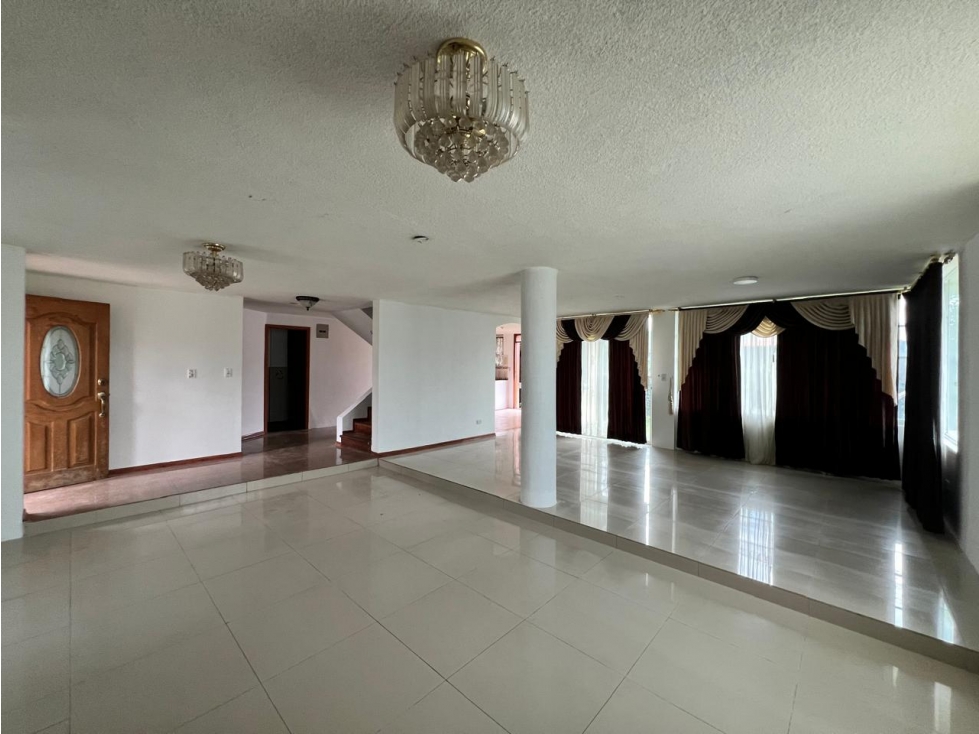 La Armenia, Casa en Venta, 269m2, Jardines