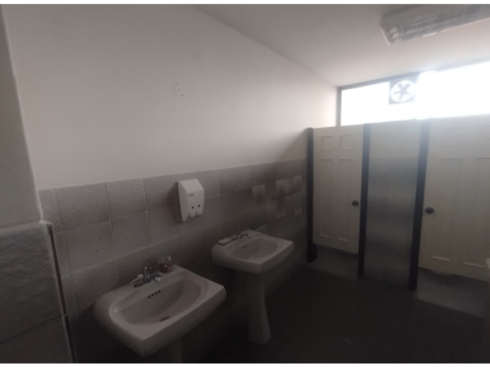 Garzota, De Oportunidad Oficina en Renta, 400m2 - 3