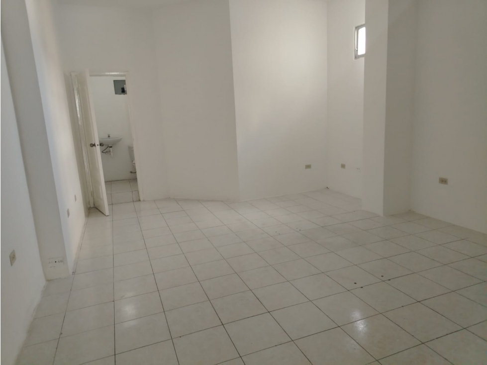 Urdesa, Local de 120m2 , dos ambientes 3 baños — foto 3