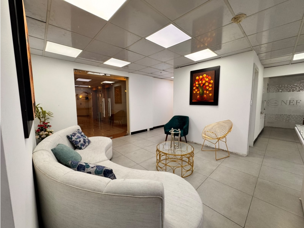 Oficina amoblada en renta, 258m2, 12 de Octubre