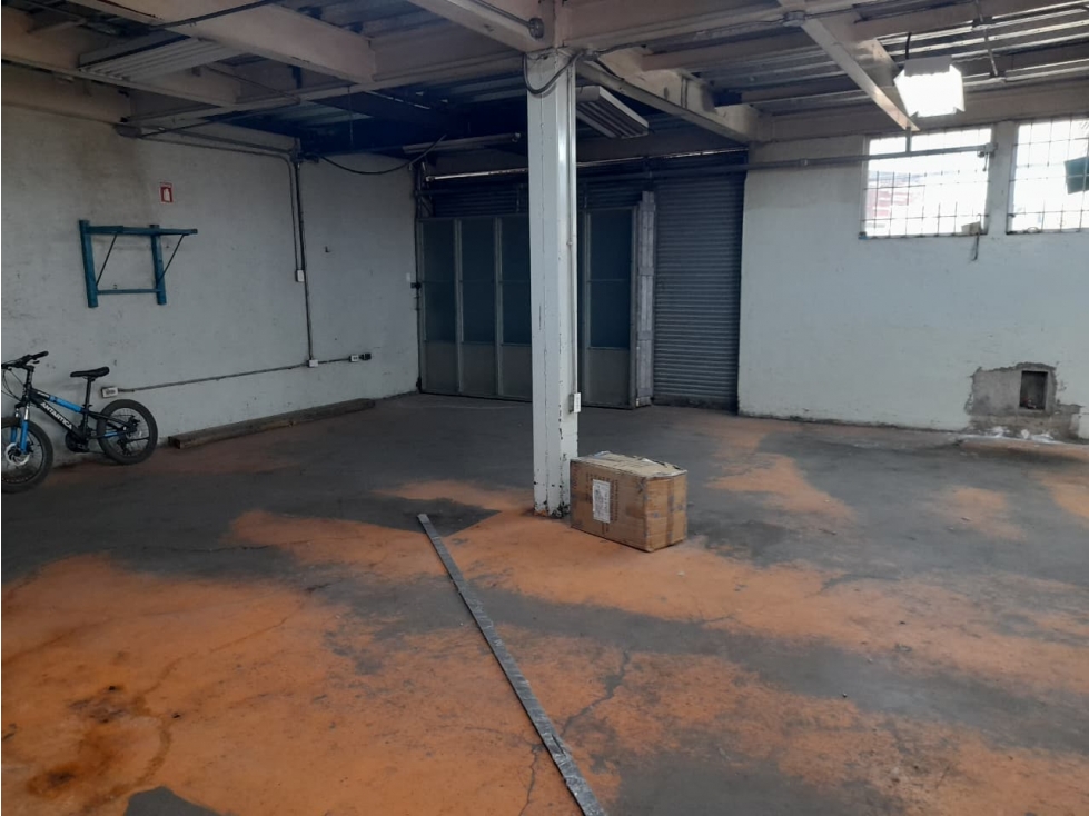 Cotocollao, Local comercial en renta,154m2, 4 ambientes - 3