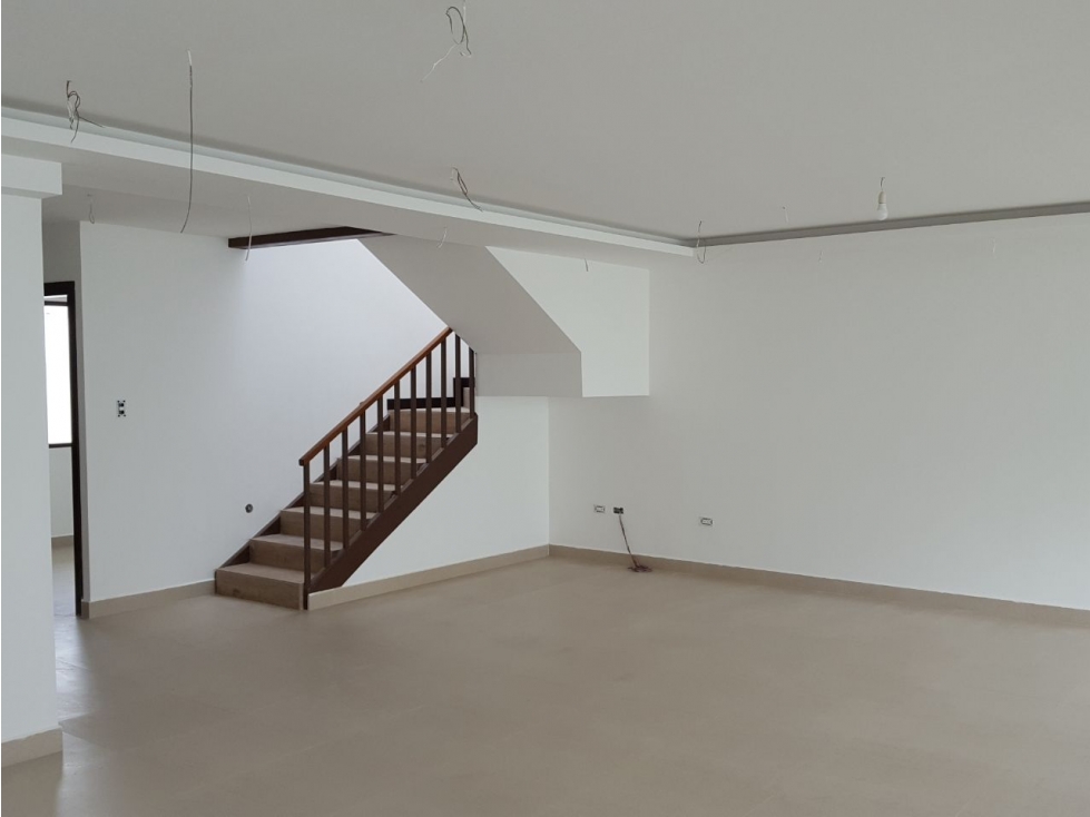 CUMBAYA VENDO CASA 250M2, 3 HABITACIONES, 2 PARQUEADEROS - 5