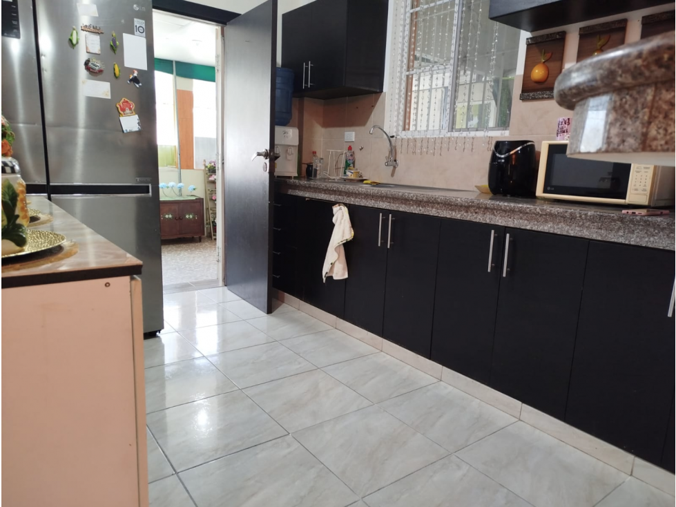 Manta , La sabana 1 ,Casa en venta , 225m2 y local 40m2 — foto 4