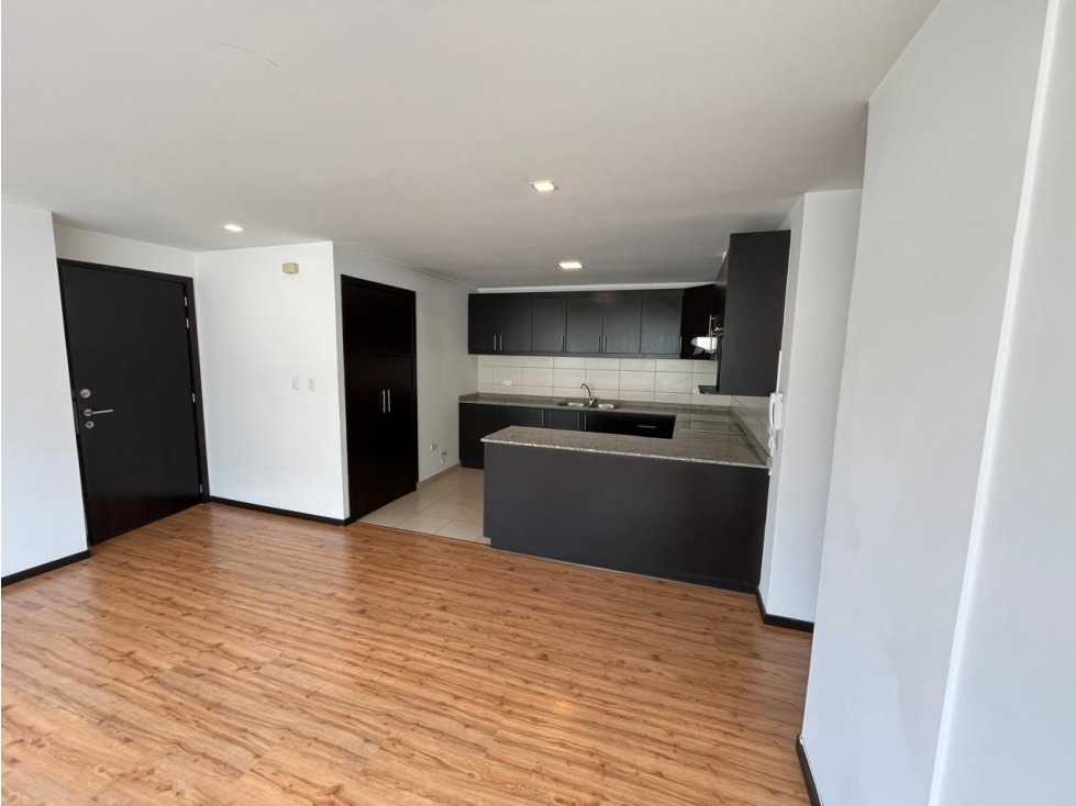 Pinar Bajo, Departamento en Venta 2 dormitorios, 2 parqueaderos, 73 M2