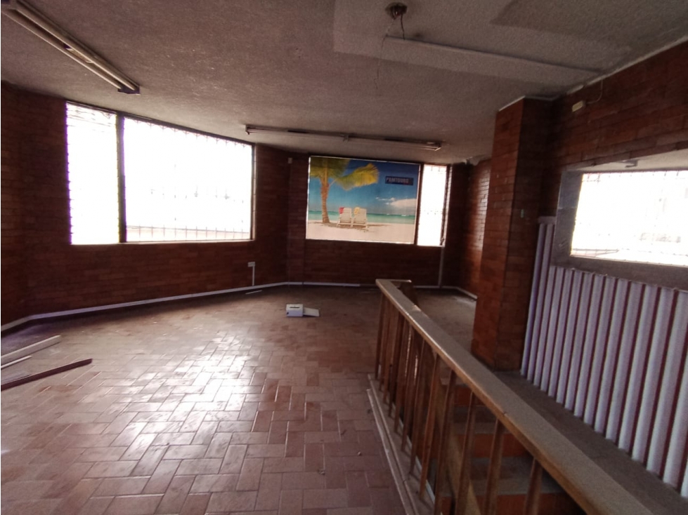 La Mariscal, Local Comercial en Renta, 120m2, 3 Ambientes - 2