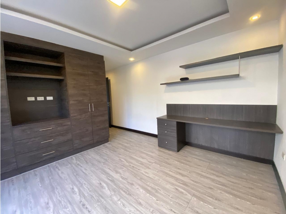 Quito Tenis, Departamento en Venta, 194m2, 3 Habitaciones — foto 2