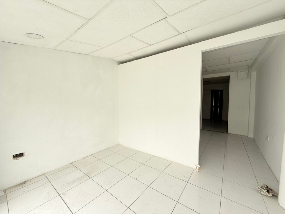 La Alborada, De Oportunidad Local Comercial en Renta, 48m2 - 6
