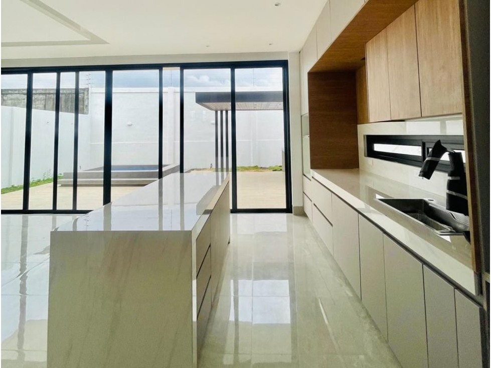 Samborondón, Hermosa Casa en Venta, 260m2 — foto 5