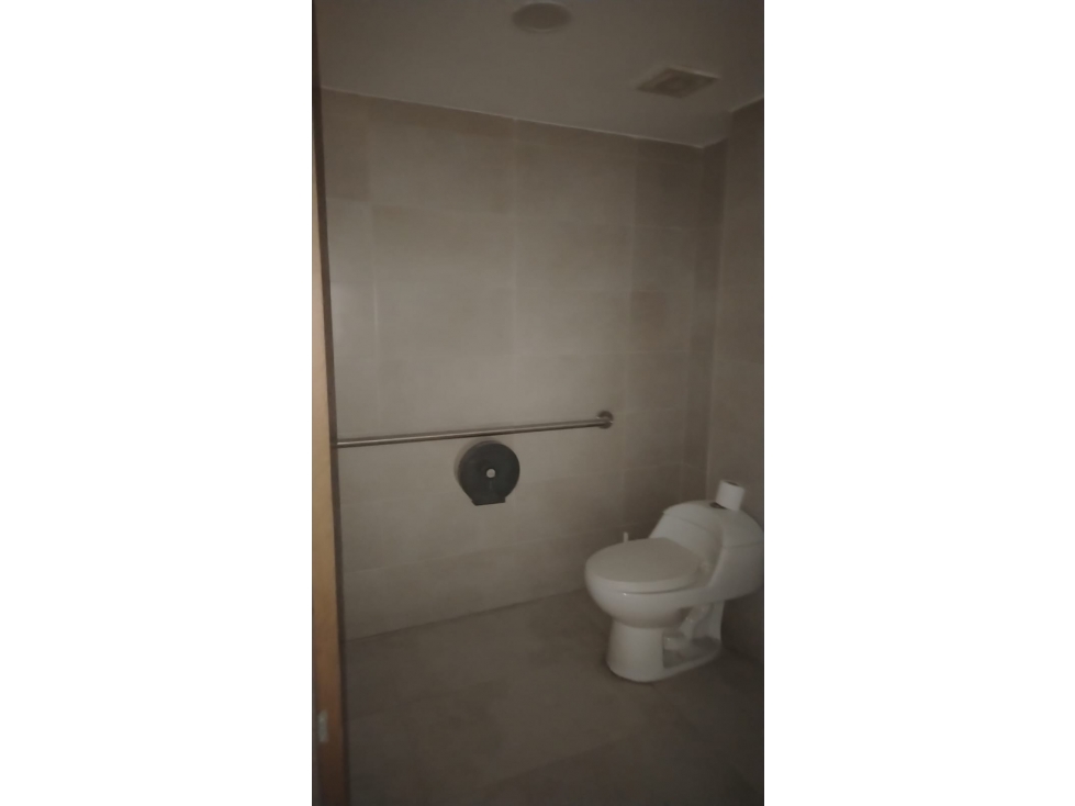 Urdesa, Local Comercial en Renta, 228m2 - 6