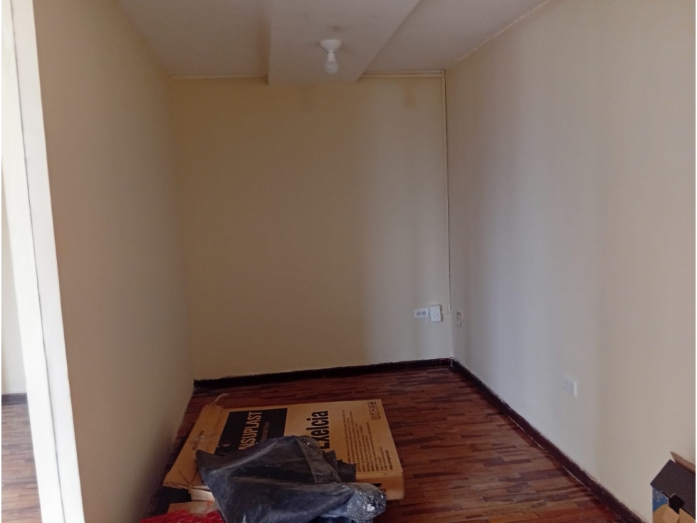 Rumipamba, Oficina en Renta, 100m2 - 4