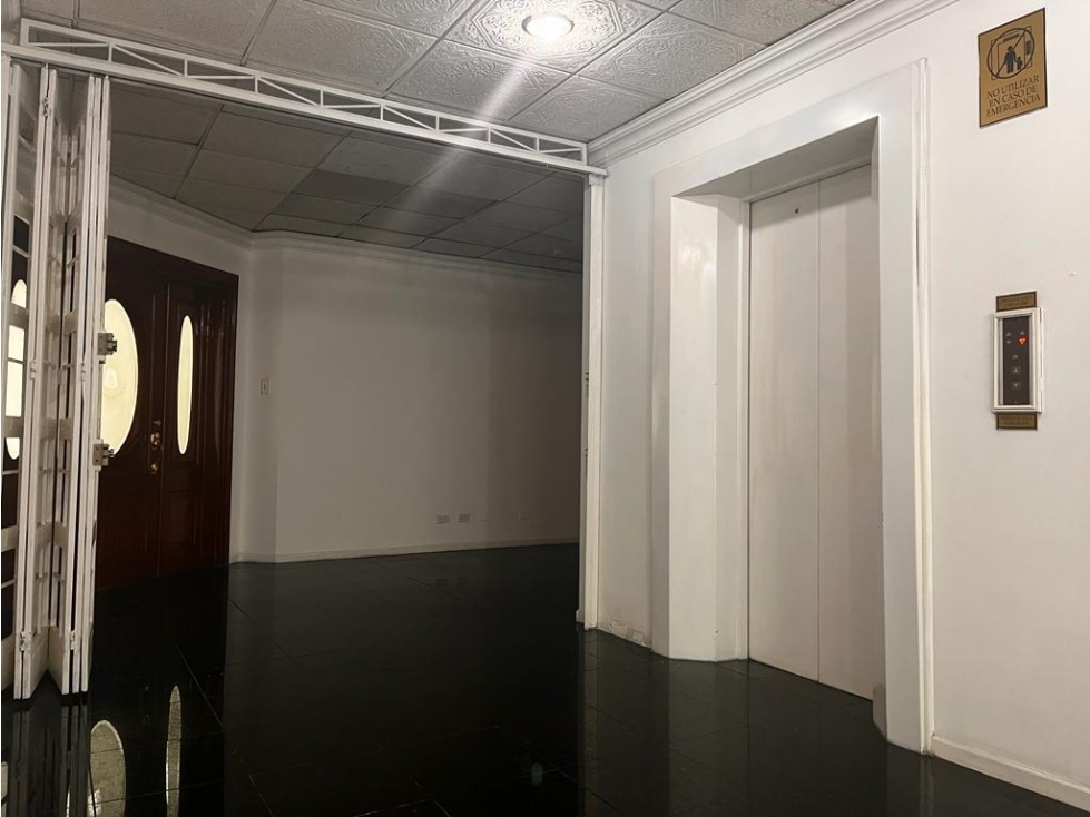República de El Salvador, Oficina en Renta, 350m2 — foto 6