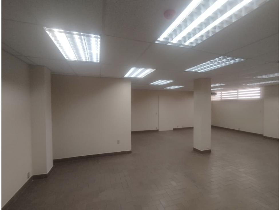 Garzota, De Oportunidad Oficina en Renta, 400m2 - 4