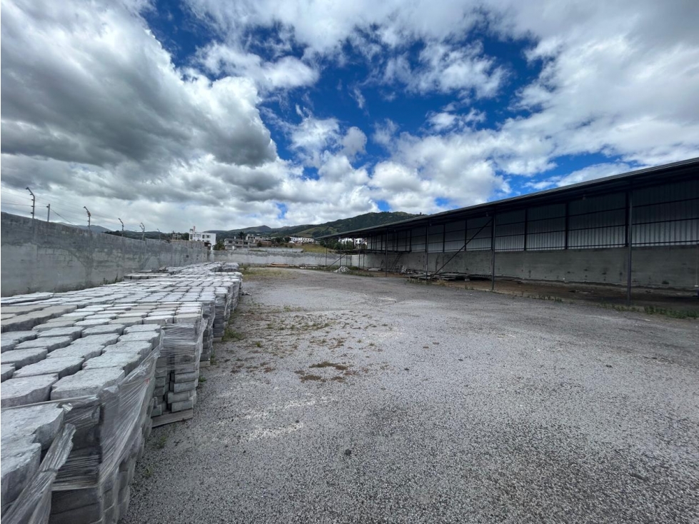 Tababela, De Oportunidad Galpón en Renta, 600m2 y 1100m2 área abierta - 4
