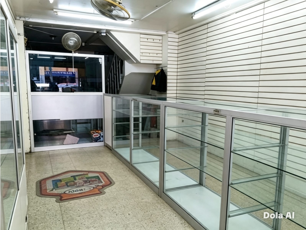 Centro de Guayaquil, Local en renta de 95m2 , en zona estratégica - 5