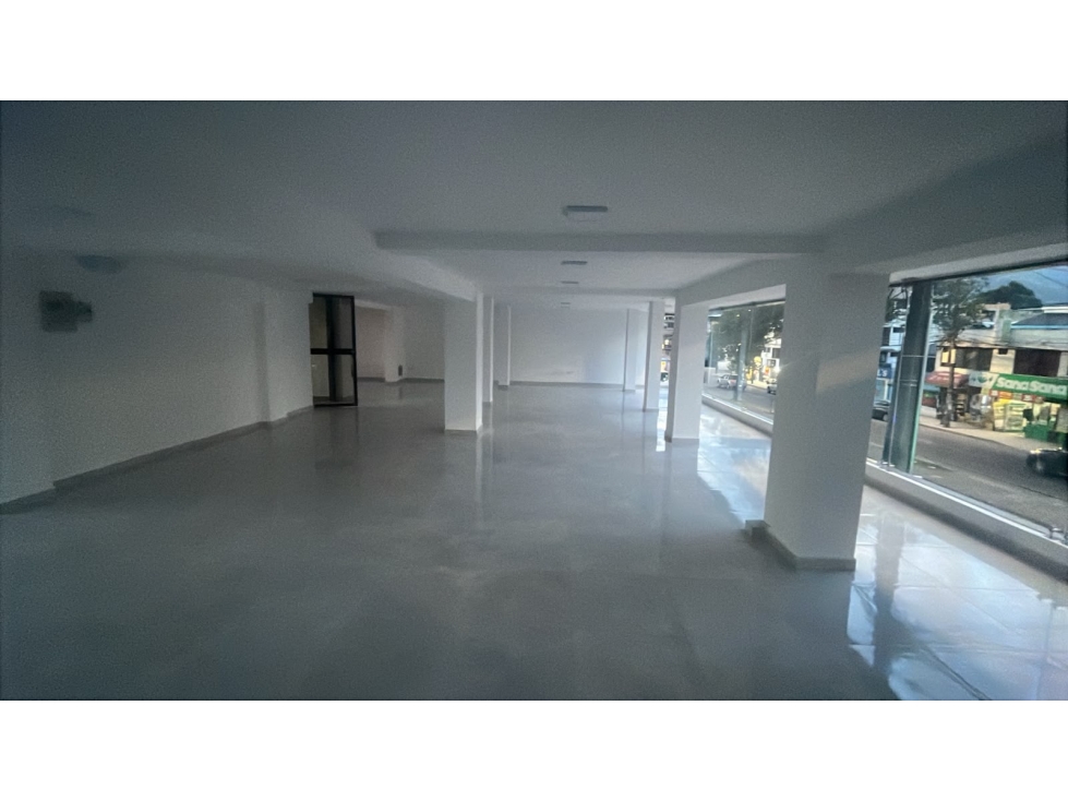 Solanda, Local Comercial en Renta, 160m2, en zona estratégica — foto 4