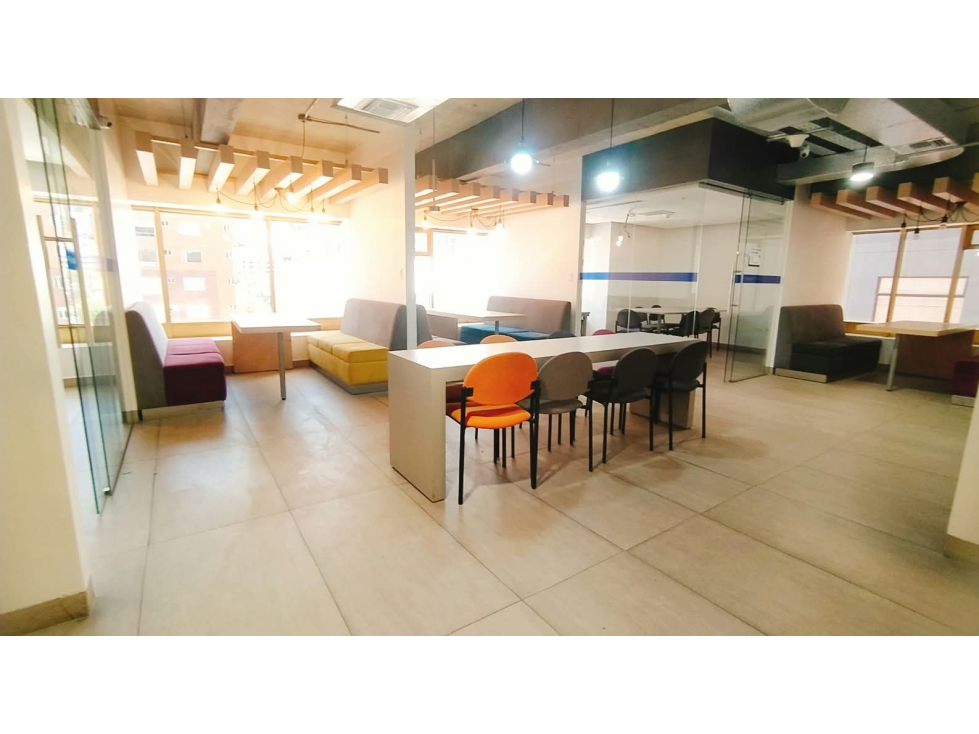 República De El Salvador, oficina comercial en renta, 305.36M2 — foto 4