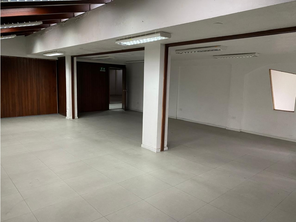 Jipijapa, Casa Comercial en Renta, 736m2, 3 Pisos - 3
