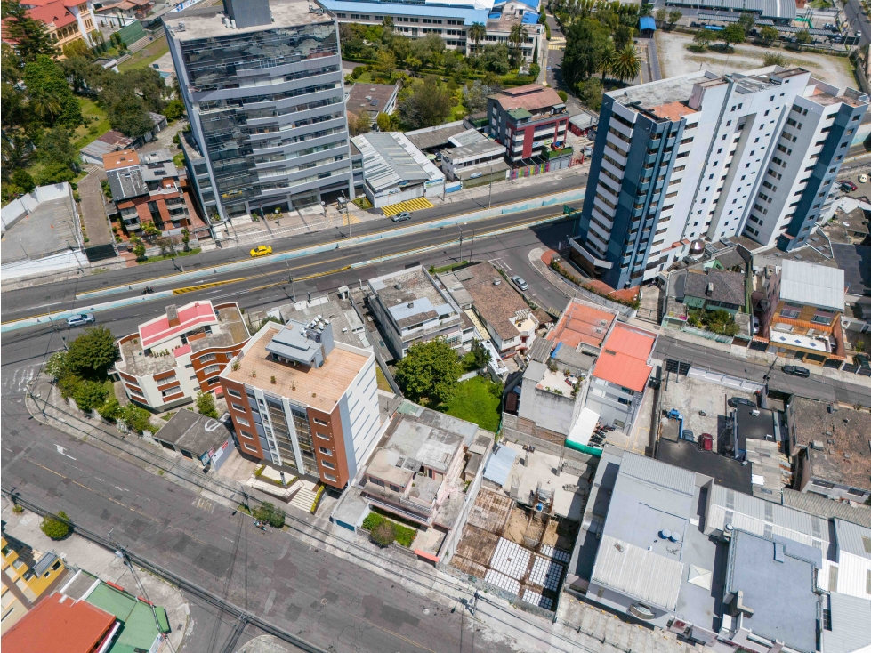 Rumipamba, Terreno en Venta, 1.070m2, Cos 1120%, 12 Pisos