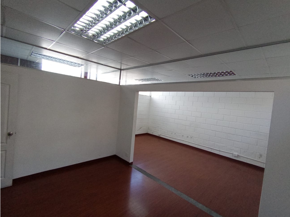 Ponceano, Galpón en Renta, 1100m2, 2 Ambientes - 5