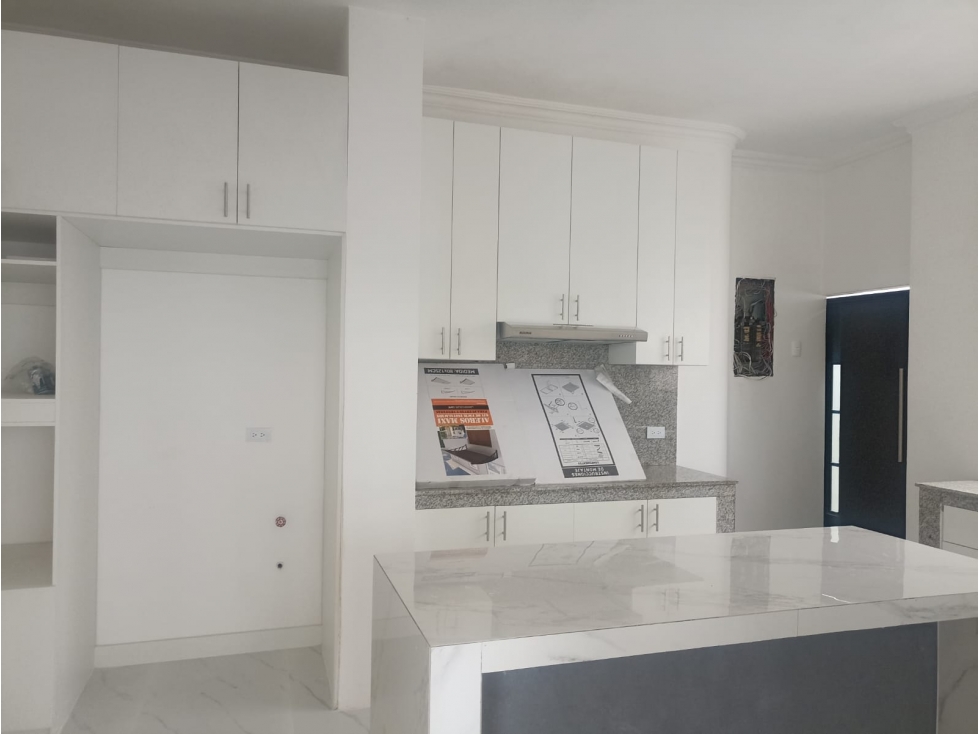 Samborondón, Hermosa Casa en Venta, 600m2 — foto 5