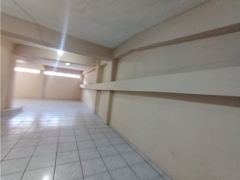 Iñaquito De Oportunidad Bodega en Renta, 140m2 - 6