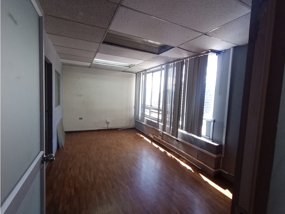 Iñaquito , De Oportunidad Oficina en Renta, 240 m2 — foto 5