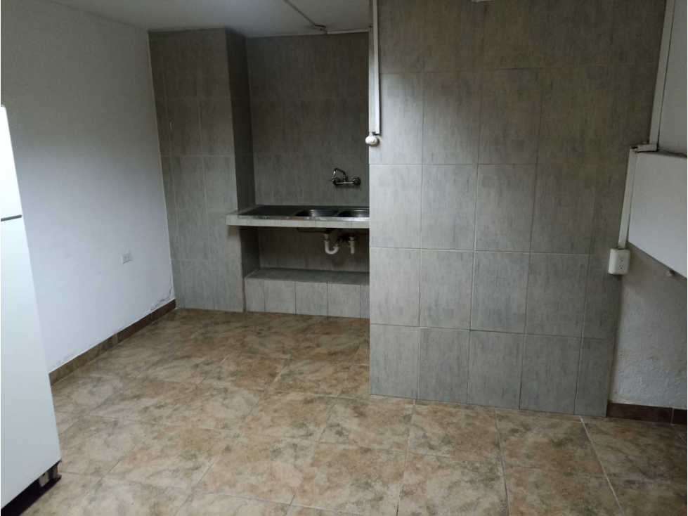 La Colon, Local subsuelo en Renta, 140m2 — foto 5