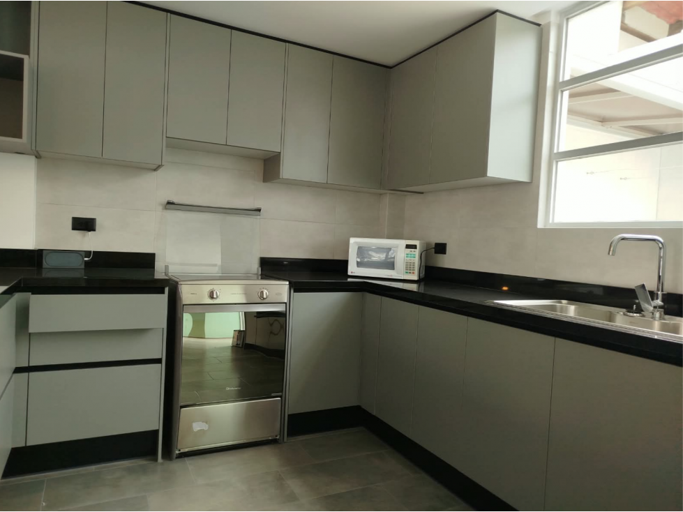 Maresa ,via a la Mitad del Mundo, Casa en Venta, 128m2, 3pisos - 2
