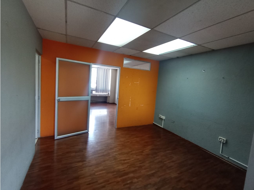 Iñaquito , De Oportunidad Oficina en Renta, 240 m2 — foto 6