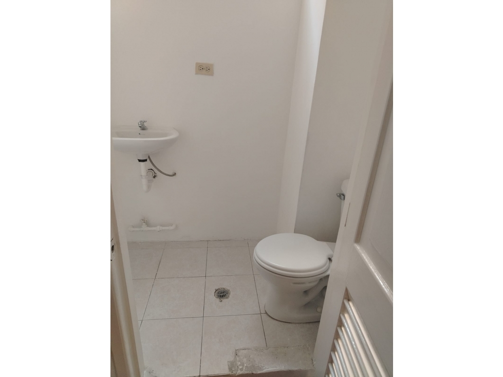 Urdesa, Local de 120m2 , dos ambientes 3 baños — foto 6