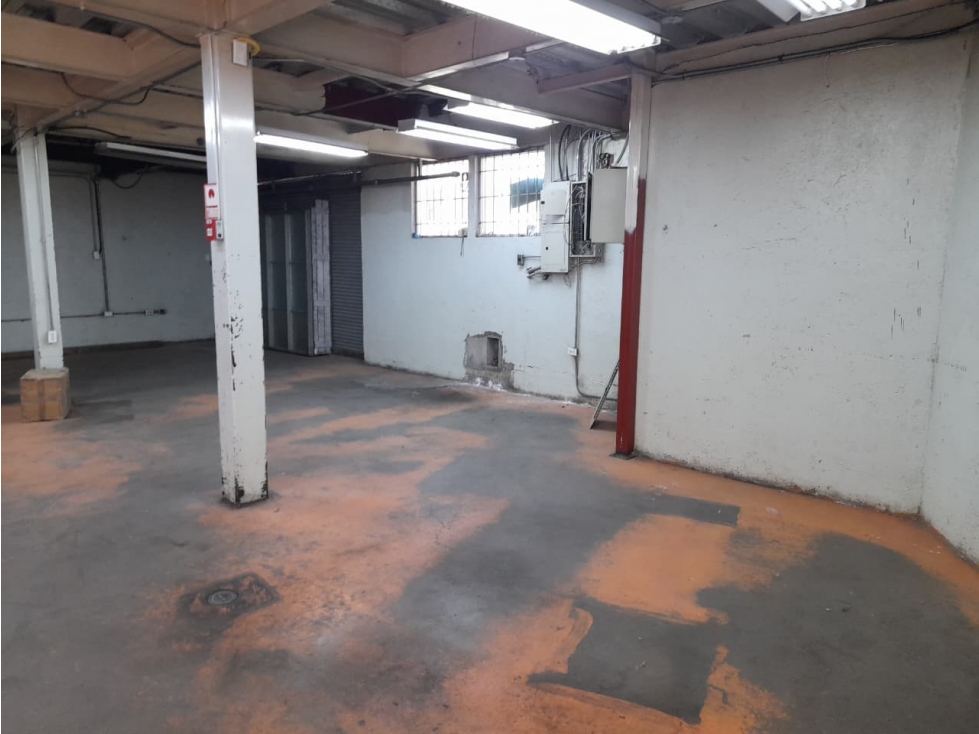 Cotocollao, Local comercial en renta,154m2, 4 ambientes - 6