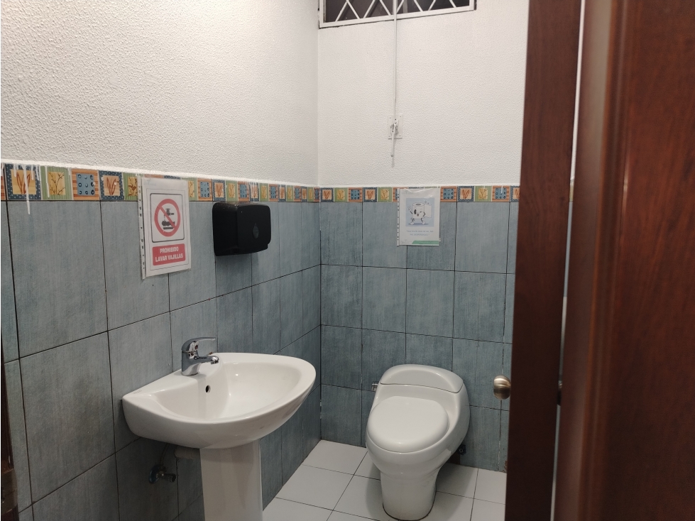 El Batan Local Comercial en Renta, 7 ambientes , 8 Divisiones 133m2 - 6
