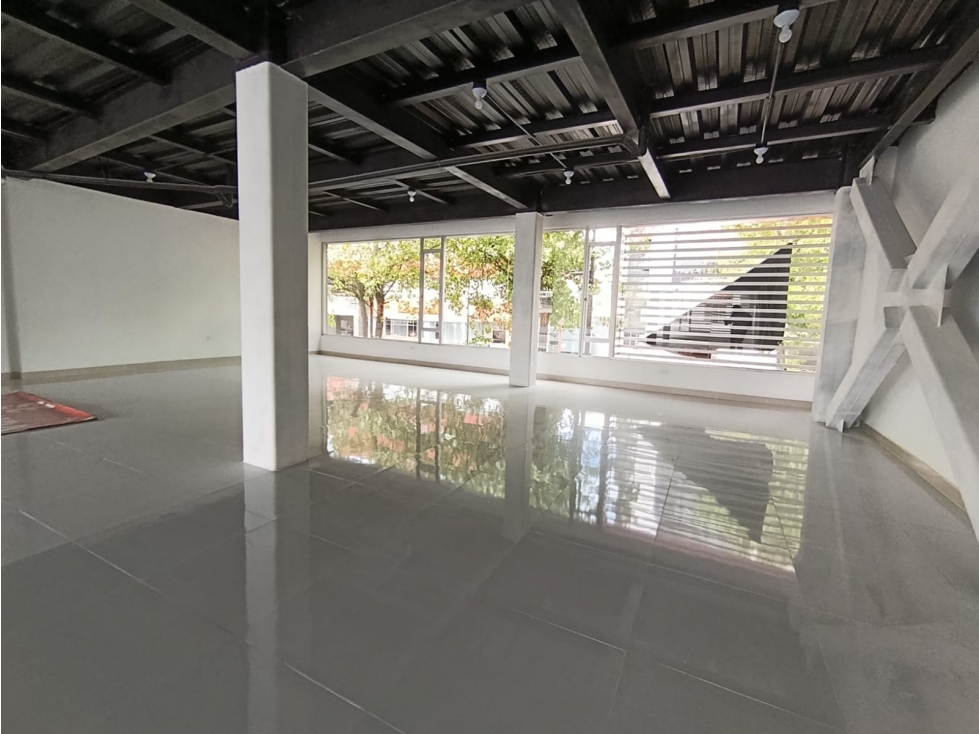 La Veintemilla, De Oportunidad Local Comercial Duplex en Renta, 400m2 — foto 3