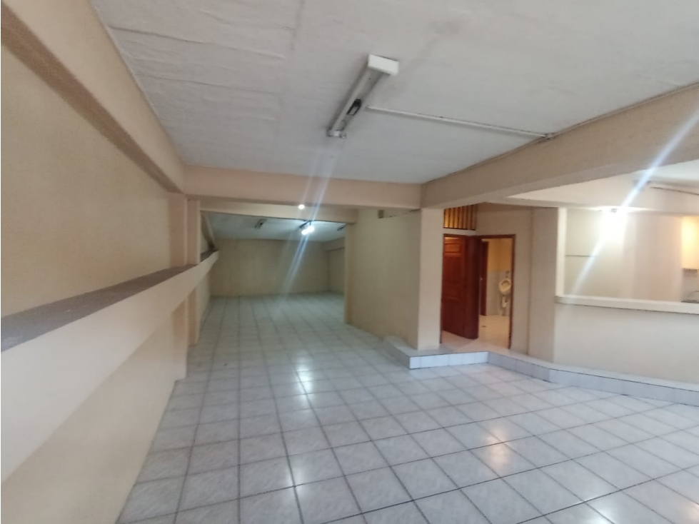 Iñaquito De Oportunidad Bodega en Renta, 140m2 - 2
