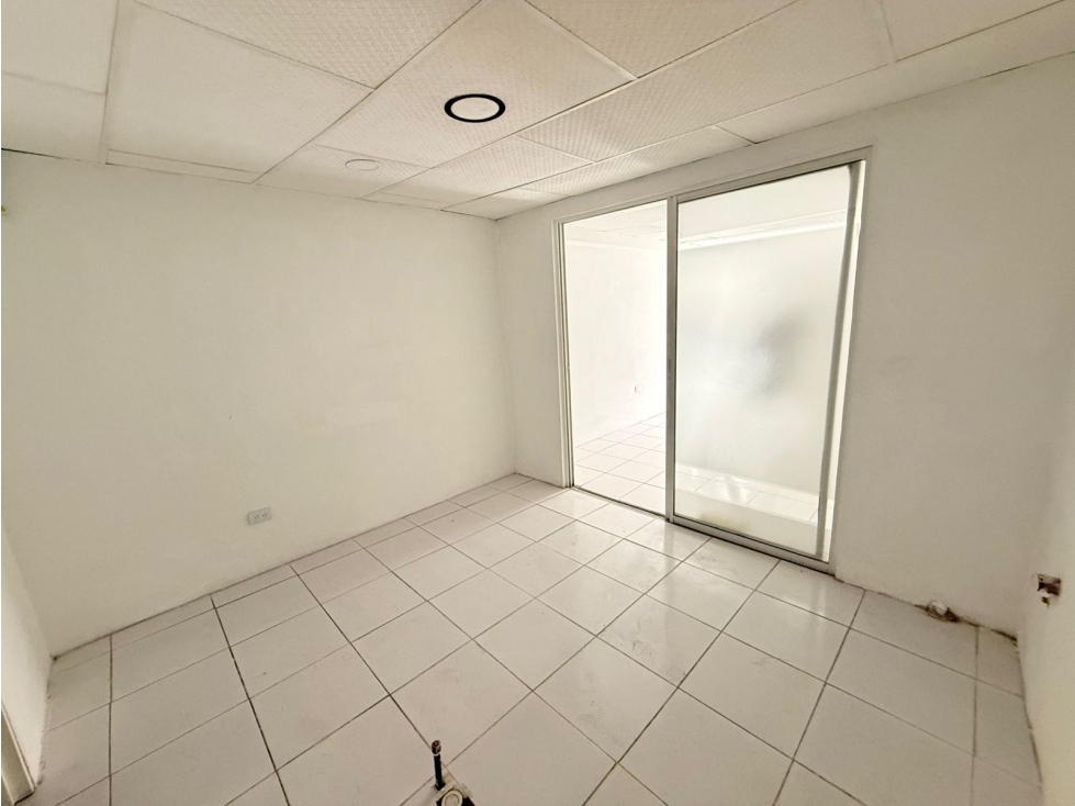 La Alborada, De Oportunidad Local Comercial en Renta, 48m2 - 1