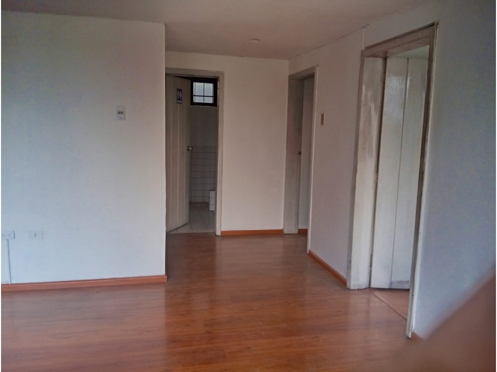 Rumipamba, Oficina en Renta, 120m2 - 2