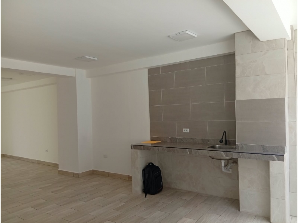 Barrionuevo, Local comercial 75 m2, 12 m2 de terraza - 5