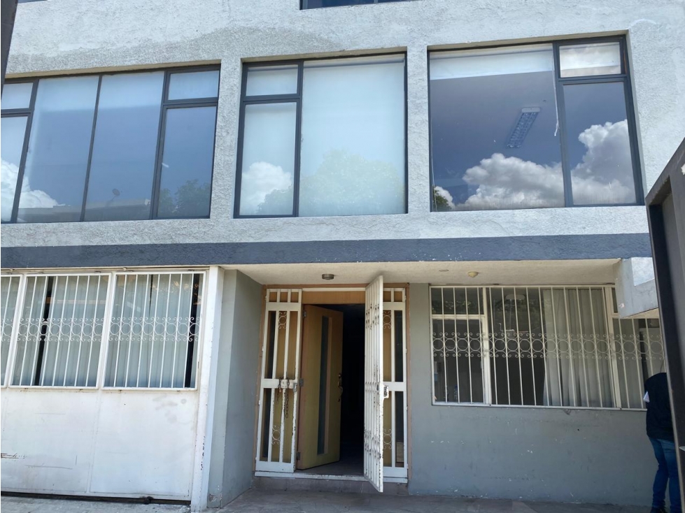 Jipijapa, Casa Comercial en Renta, 736m2, 3 Pisos - 1