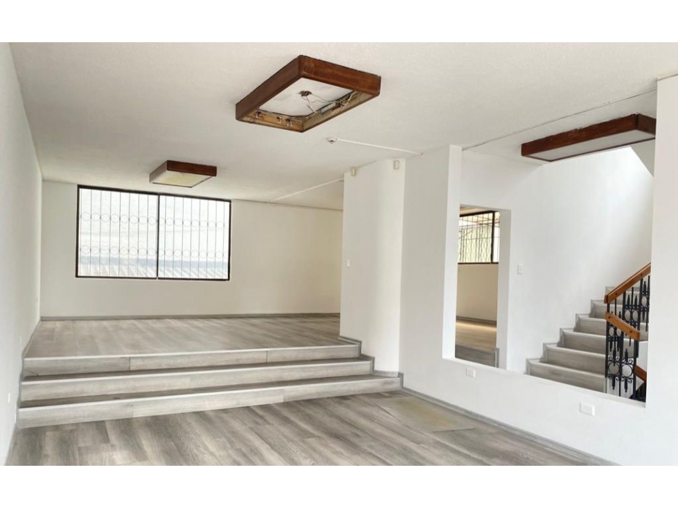 La Carolina, Local Comercial en Renta, 320m2, 3 Ambientes