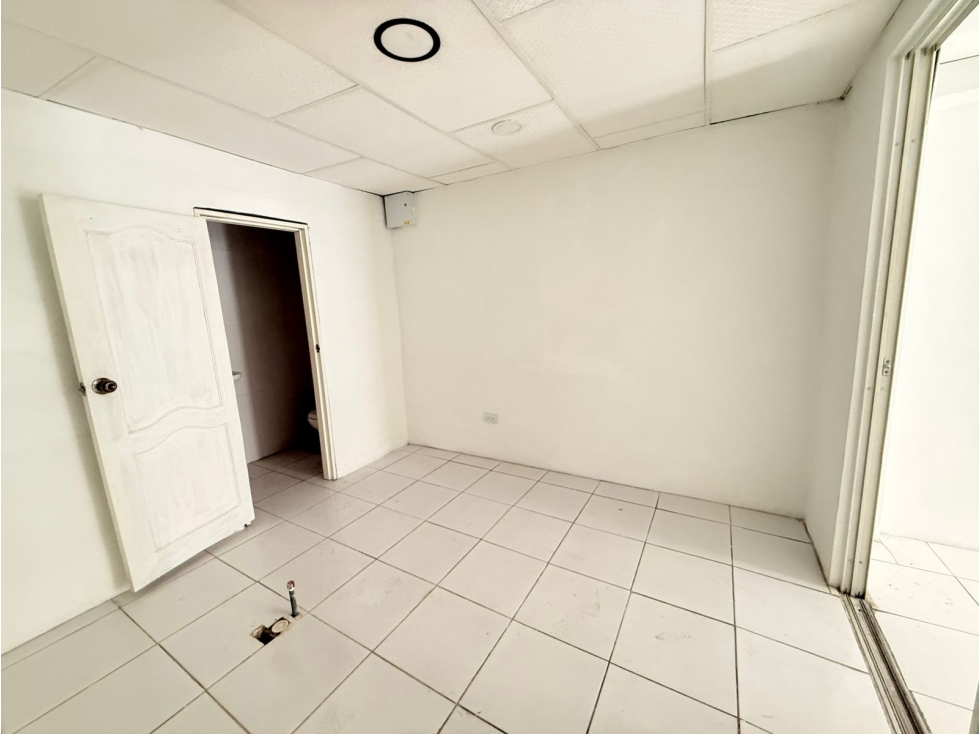 La Alborada, De Oportunidad Local Comercial en Renta, 48m2 - 2