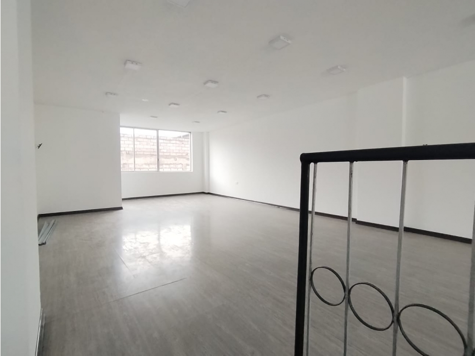 Tumbaco, Local Comercial en Renta, 97m2 — foto 3